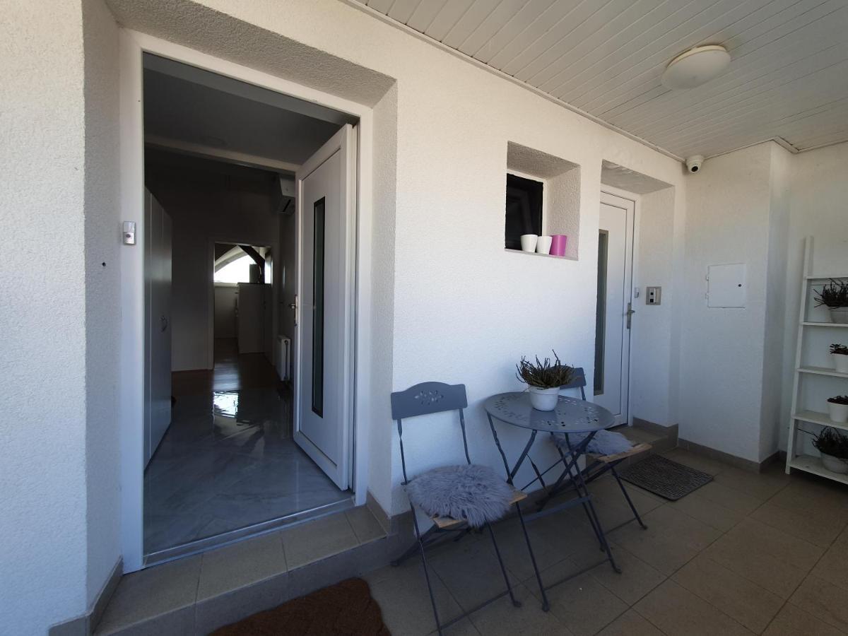 Charming Apartment Mila In Privat House With Free Parking リュブリャナ エクステリア 写真